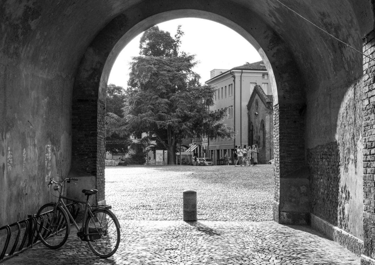 Al Pipai Apartment Ferrara Luaran gambar